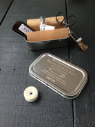 Eerste hulp blikje voor kleding van Merchant & Mills